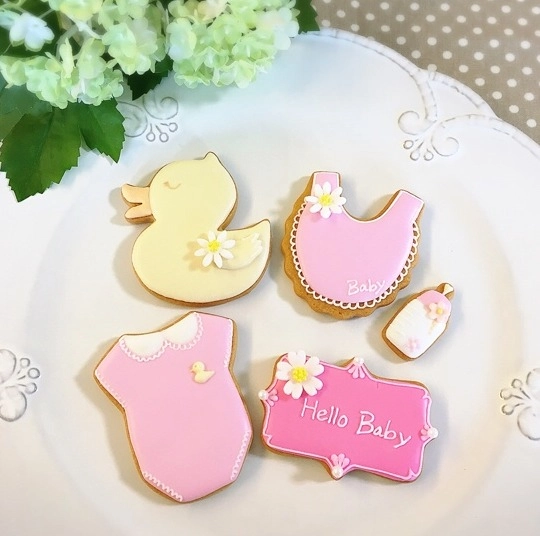 内祝いで人気のお菓子は？1000円～5000円高級菓子まで価格別に紹介