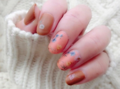 ネイルはマット仕上げが大人っぽくて人気!~やり方やおすすめのデザイン~