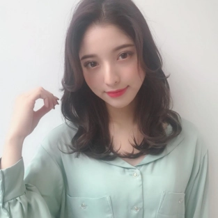 セミロングヘアの簡単な巻き方【2020】初心者でも巻けるコツ紹介