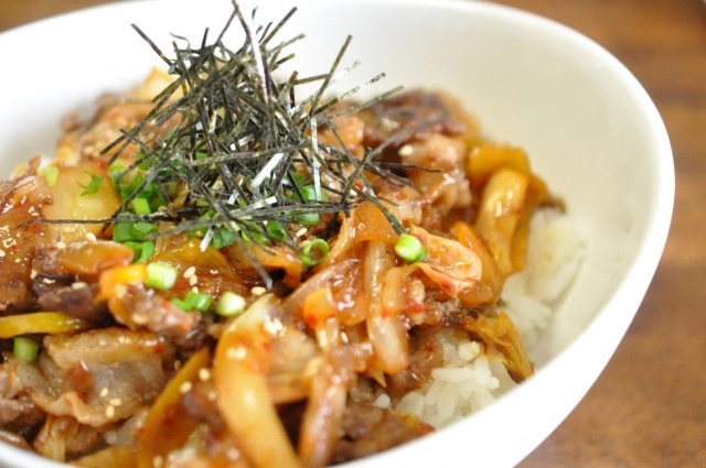 スタミナ料理で疲労回復！夏バテも吹き飛ぶ簡単人気レシピ10選