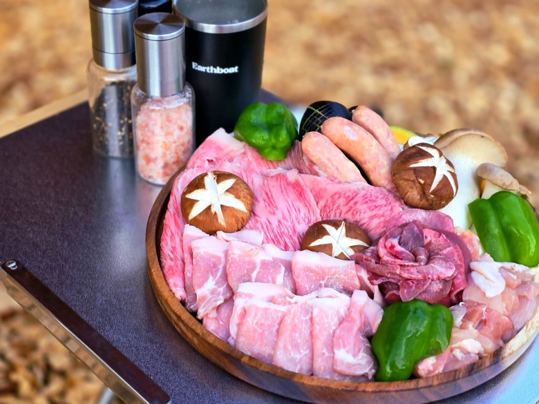オプションの『グレードアップBBQセット』(¥6,000~)2人前から注文可能です。 増田牛ステーキは必食です!