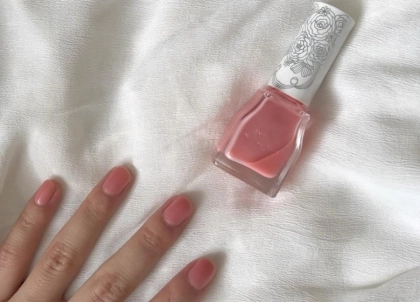 トップコートでセルフネイルの仕上がりに差をつける!人気商品もチェック