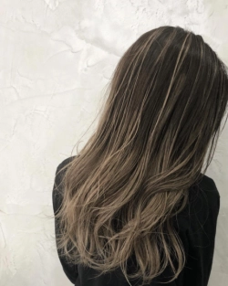 髪の毛をハイライトにするのはママにこそおすすめ！入れ方やスタイルも伝授