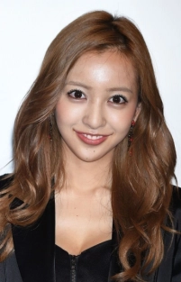 板野友美さん、ハワイ優勝旅行の3S「村神様とけけ」「凄い」の声!