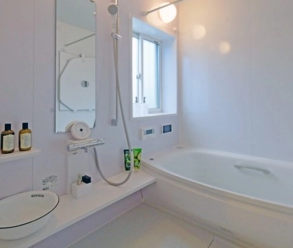 憧れのピカピカな鏡に！掃除に使える便利グッズをピックアップ