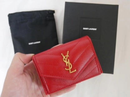 令和の財布は赤色で決まり！人気ブランドの財布を紹介