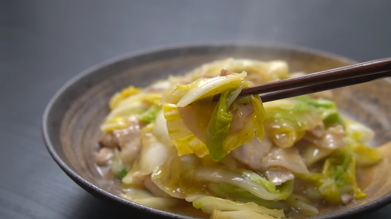 「白菜の最高においしいレシピ見つけた！」食材2つでできる簡単レシピで大人も子どもも大満足♡